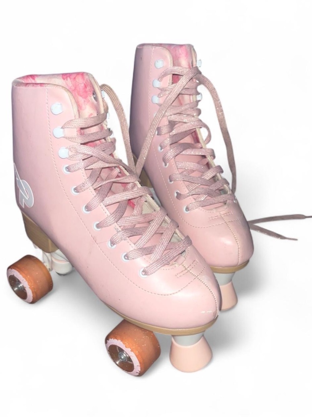 Women’s Pink Lace-Up Quad Roller Skates – Classic High-Top Athletic Skates